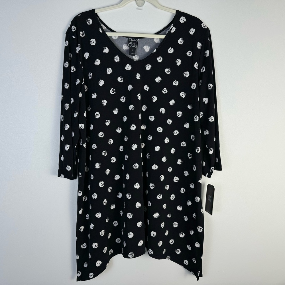 NWT Clara Sun Woo Dot Tunic Black White Split Hem 1X XL Dip Hem Shirt Top SunWoo